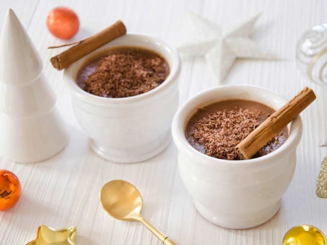 Crème dessert au chocolat au lait et à la cannelle