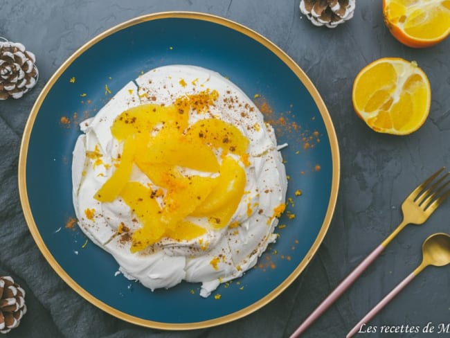 Dessert de Noël : Pavlova à l'orange et à la cannelle