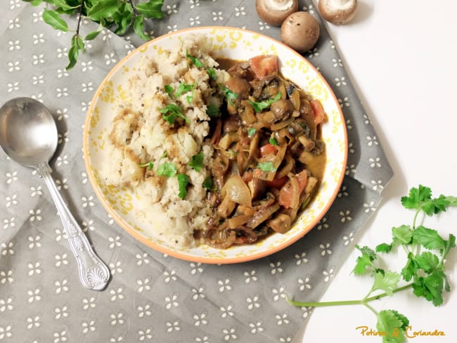 Korma aux champignons et écrasé de pommes de terre aux épices