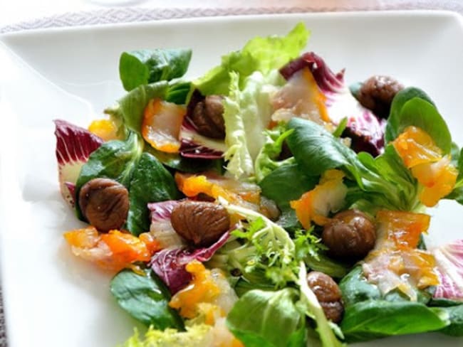 Salade de mesclun aux châtaignes et haddock