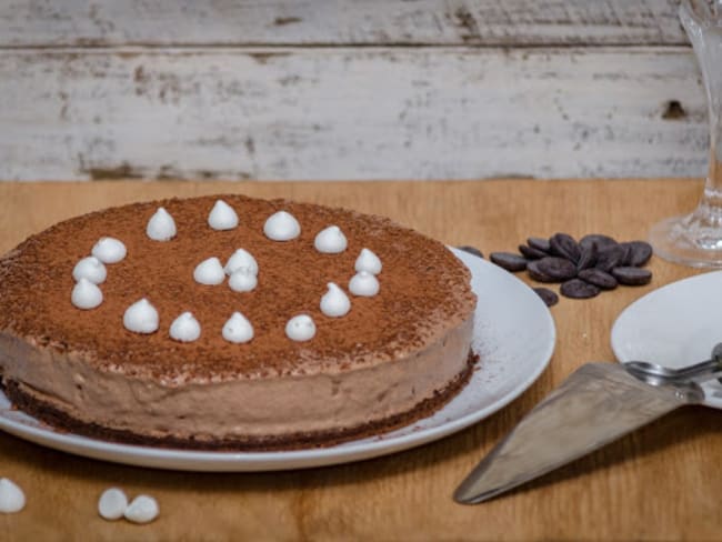 Duo de chocolat: entremets au chocolat sur base de gâteau au chocolat