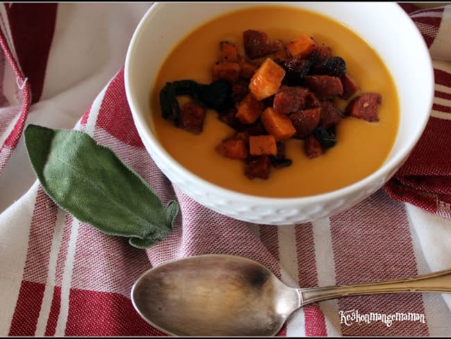 Velouté de patate douce au chorizo et à la sauge