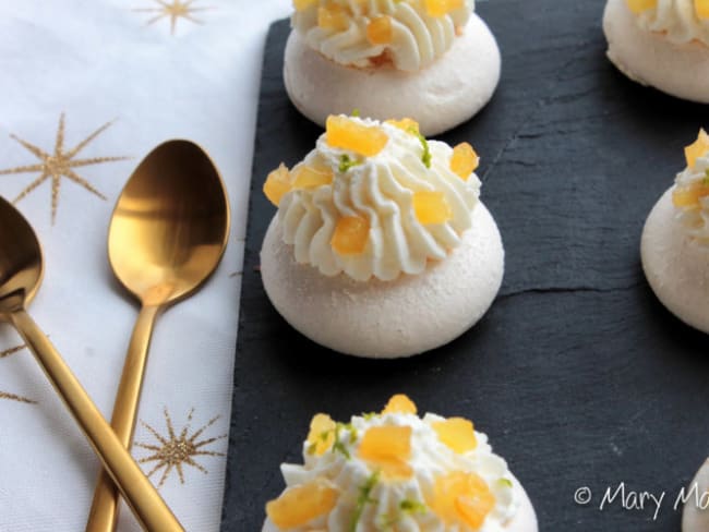 Mini-pavlovas à l'ananas et au gingembre