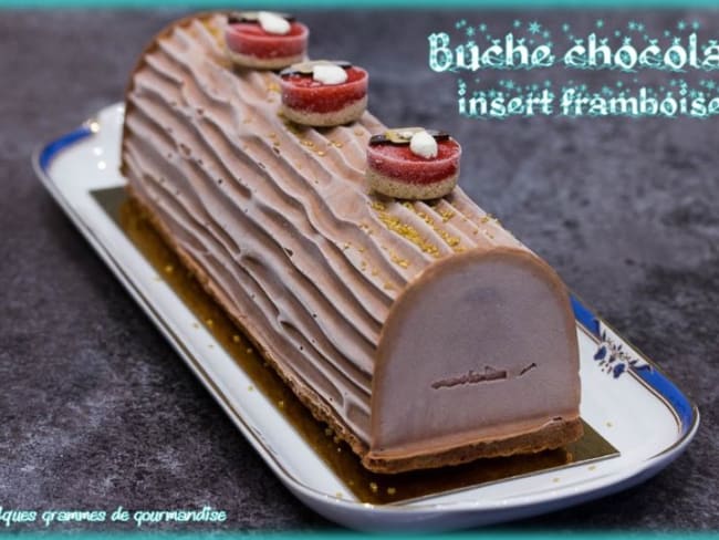 Bûche au chocolat insert framboise