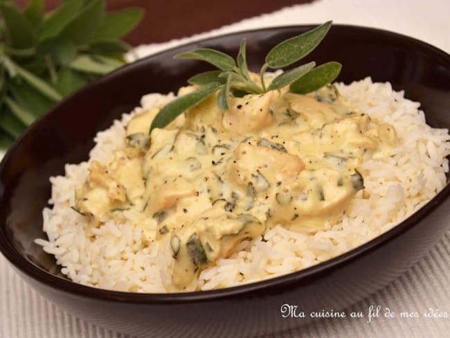 Dés de poulet, sauce crémeuse à la sauge, échalote et parmesan