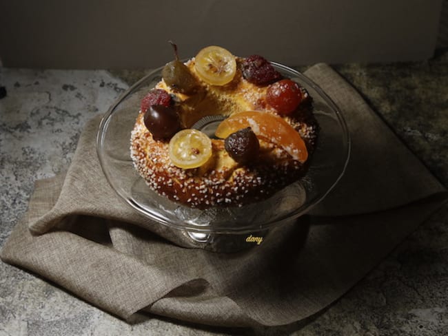 Brioche des rois provençale à la fleur d'oranger et aux fruits confits