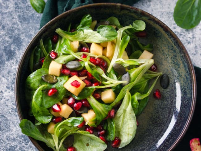 Salade de mâche, pomme et grenade