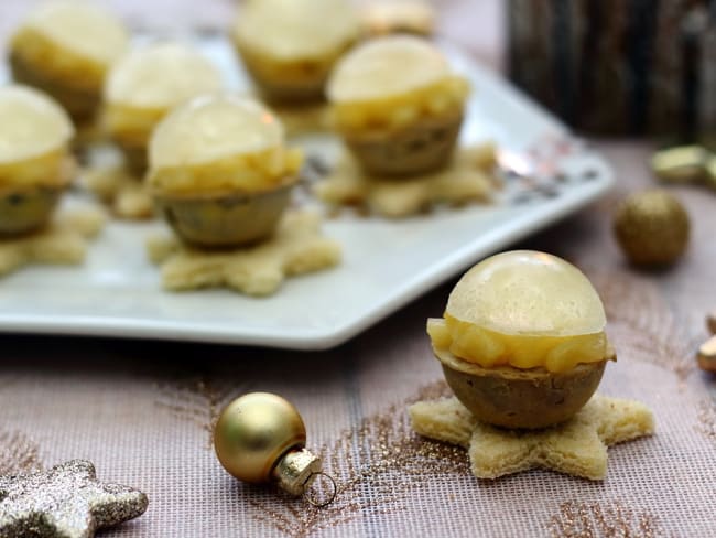 Boule de foie gras, gelée de Sauternes et pommes caramélisées pour un réveillon