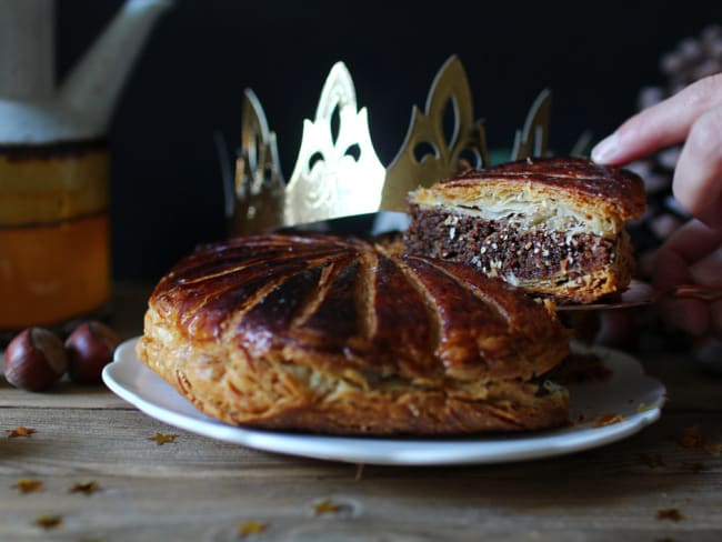 Galette des rois aux noisettes torréfiées et au chocolat