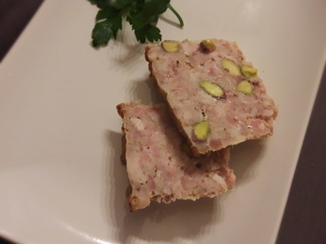 Terrine de lapin aux pistaches fait maison