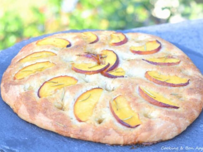 Fougasse nectarine et romarin