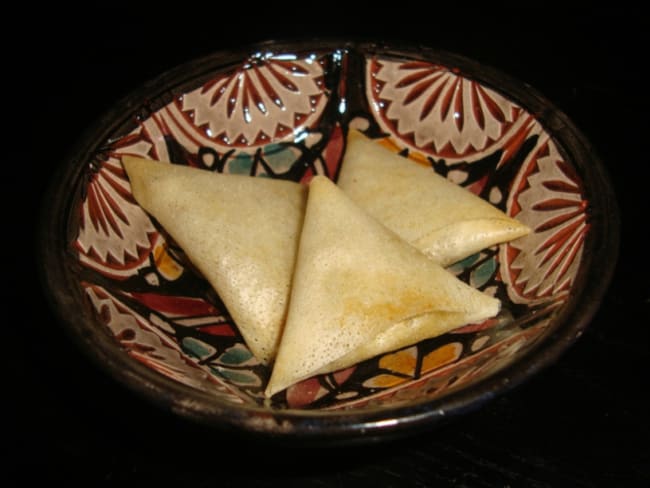 Mini samoussa à la viande hachée et aux œufs