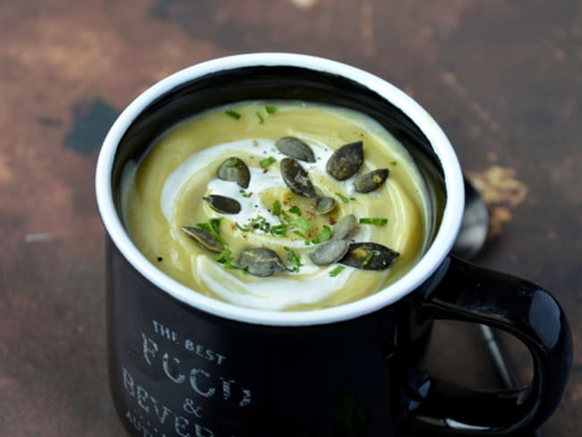 Velouté de choux de Bruxelles à l'amande et au miso