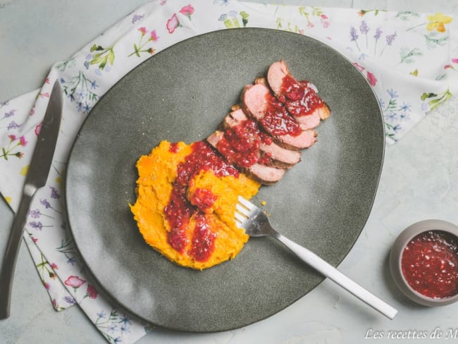 Magret de canard à la framboise et purée de patate douce