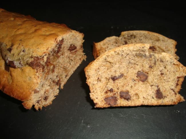 Cake à la peau de banane et aux pépites de chocolat noir