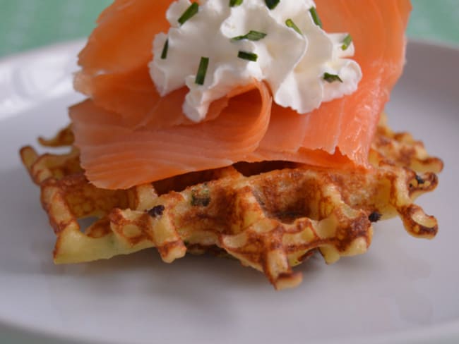 Gaufre de pomme de terre et saumon fumé