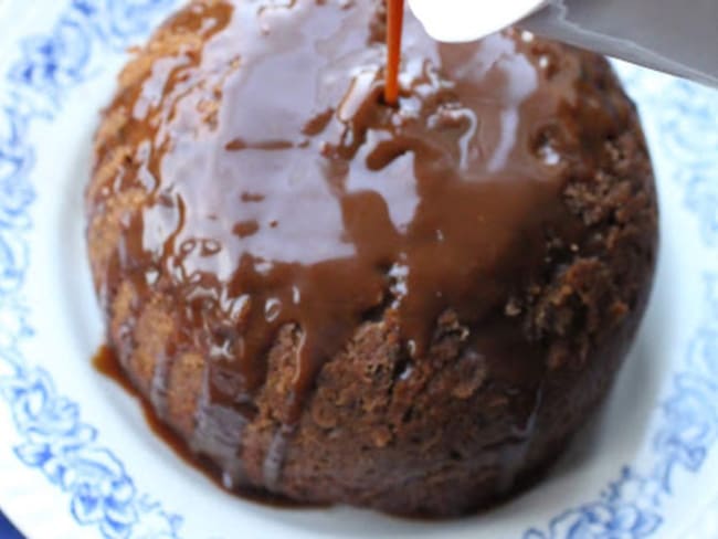 Sticky toffee pudding aux pruneaux et sirop de Liège