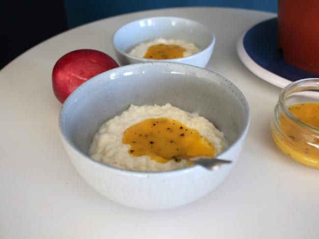 Riz au lait onctueux, coulis de mangue et fruits de la passion