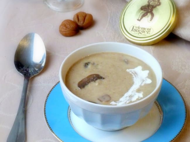 Velouté de champignons à la châtaigne