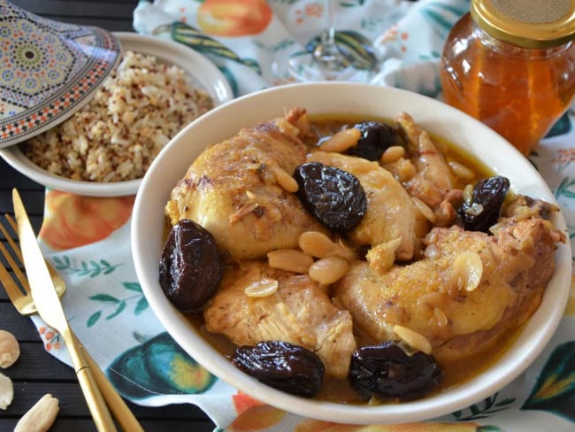 Tajine de poulet pruneaux miel et amandes