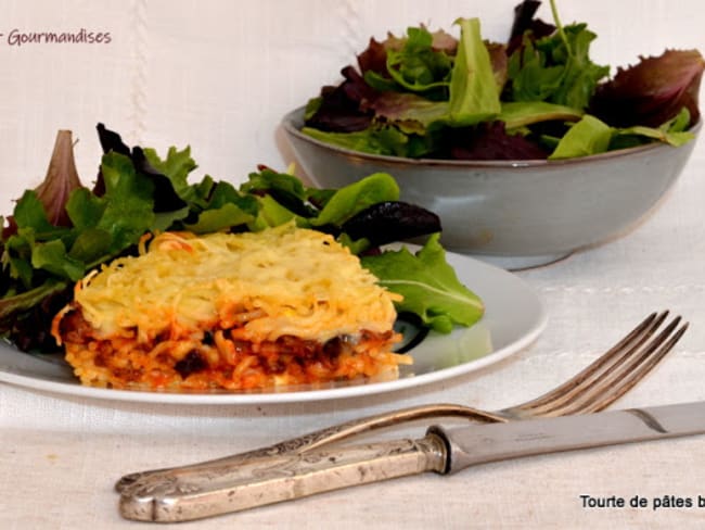 Tourte de pâtes bolognaises