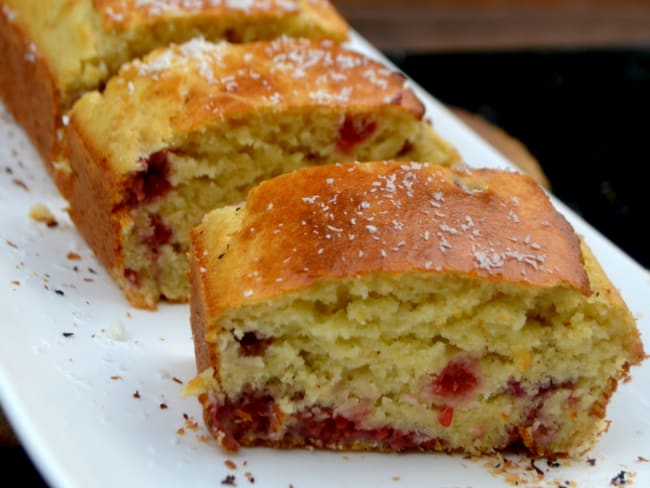 Gâteau Moelleux Aux Framboises à la Noix de Coco