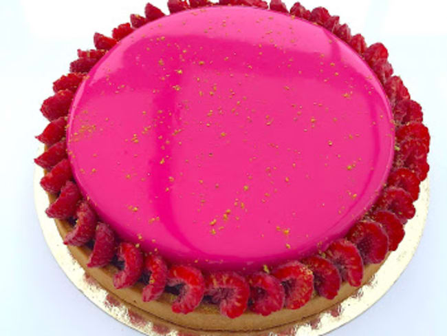 Tarte Framboises Pistache et glaçage miroir