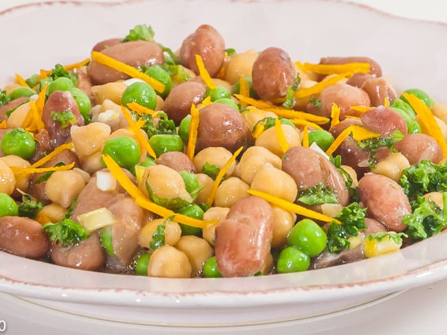 Salade de haricots borlotti, pois chiches et petits pois à l'orange