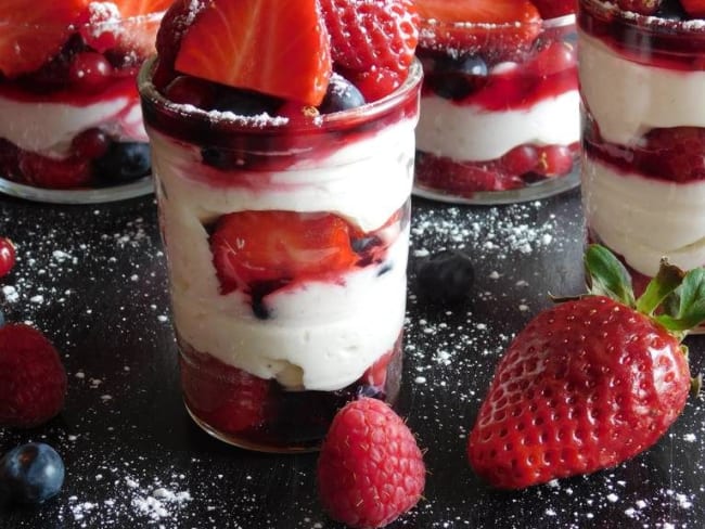 Mousses au mascarpone et aux fruits rouges