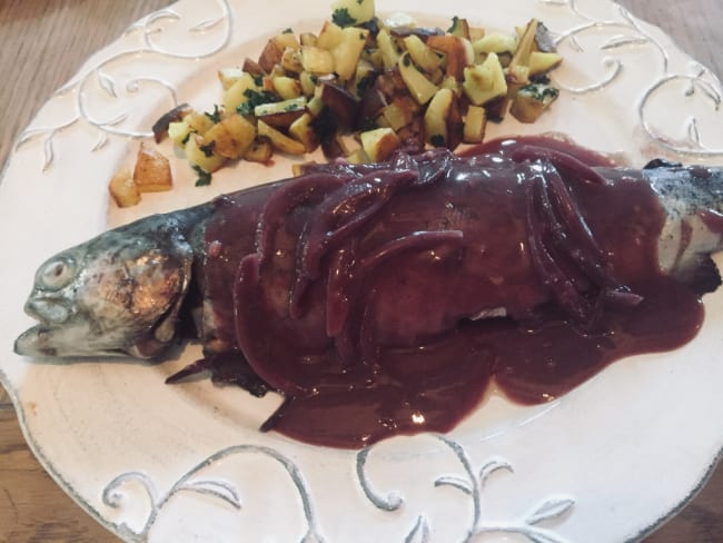 Truite au vin rouge de Minervois