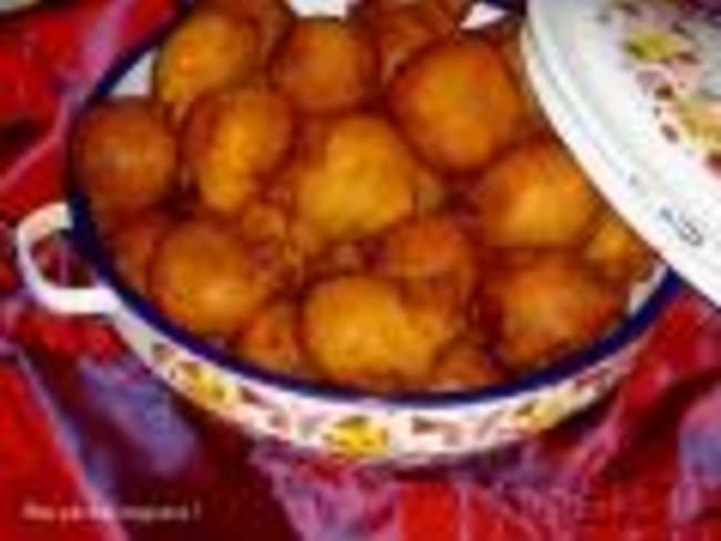 Beignets de chèvre et roquefort à la vinaigrette de porto