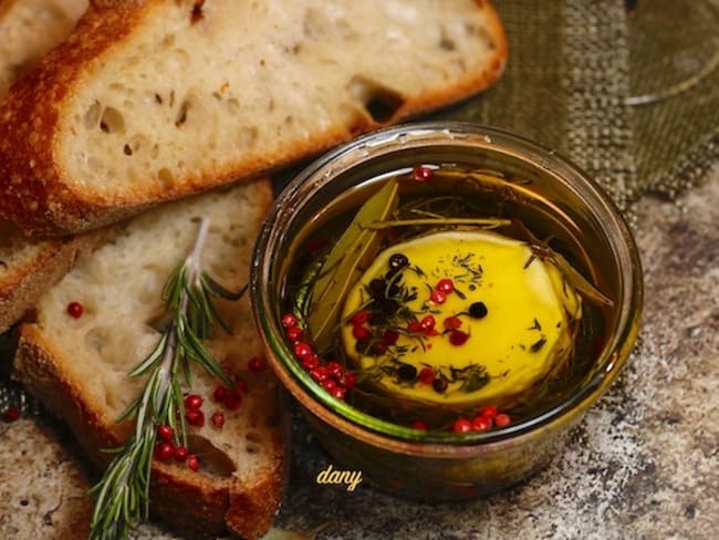 Petits fromages de chèvre à l'huile d'olive