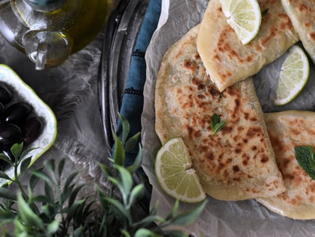 Pain à la poêle farcis aux herbes