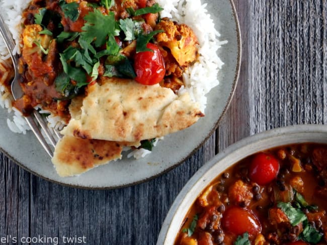 Curry de chou-fleur et lentilles au lait de coco