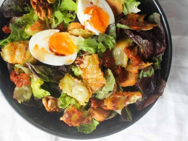 Salade gourmande et originale aux ravioles poêlées