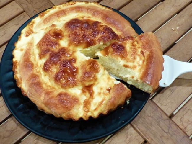 Toutché franc-comtois ou gâteau de ménage à pâte levée briochée 