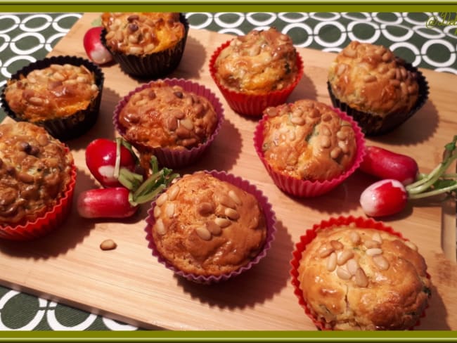 Minis cakes fanes de radis, cheddar et bacon