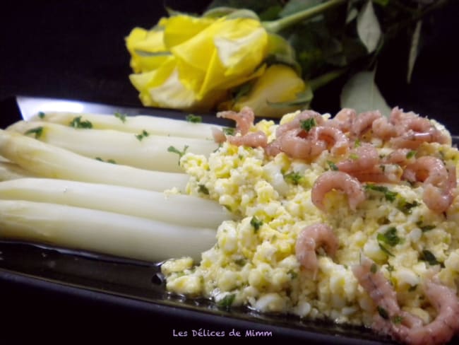 Asperges à la flamande aux crevettes grises