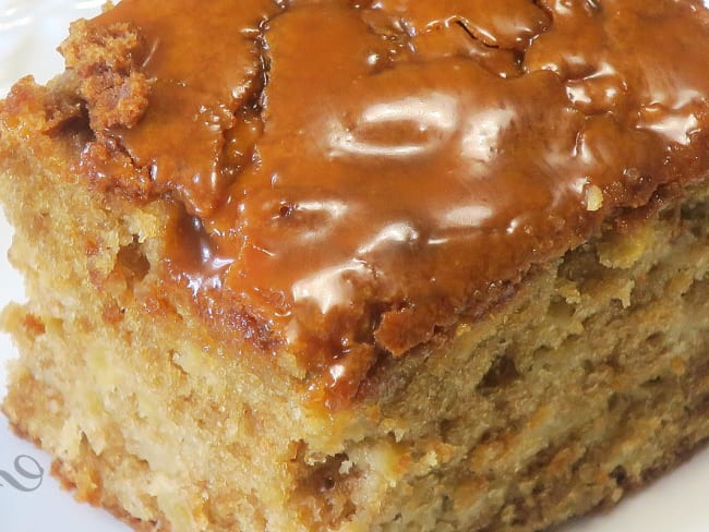 Gâteau caramel et pommes