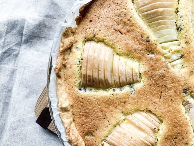 Tarte amandine aux poires et pépites de chocolat