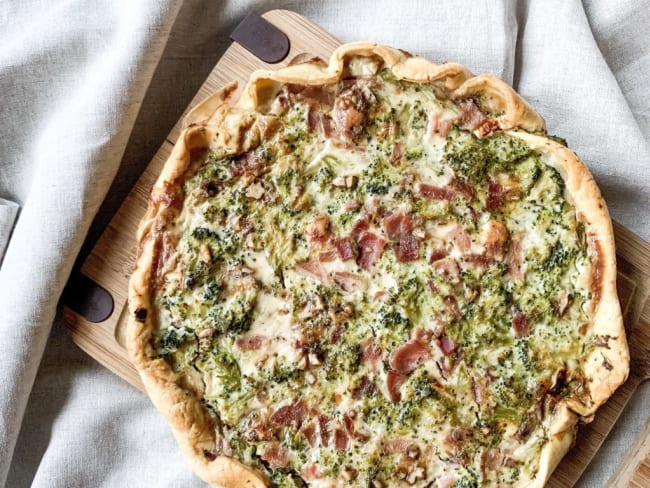 Quiche au brocoli, jambon, fromage de chèvre et noix