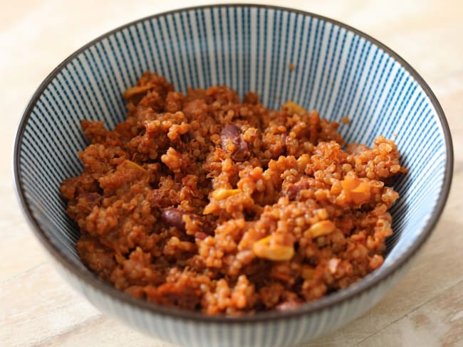 Quinoa bowl mexicain : une recette très facile avec des haricots rouges