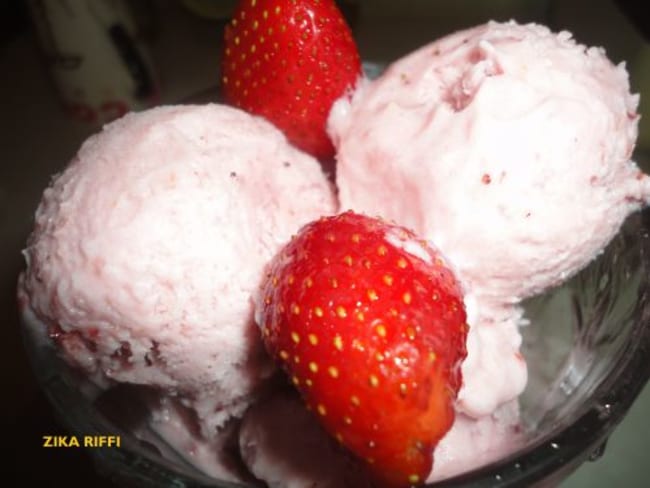 GLACE / SORBET AUX FRAISES MAISON