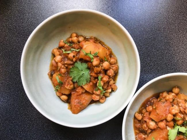 Cette courge qui traîne – Curry de pois chiche et pomme d’or