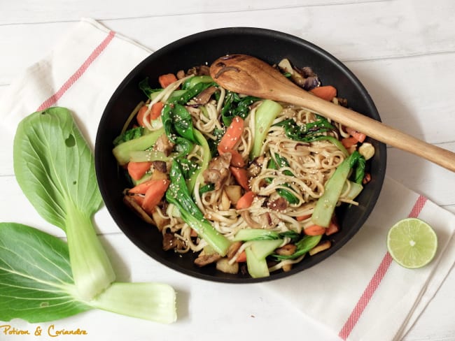 Panais, pak choï et nouilles udon (vegan)