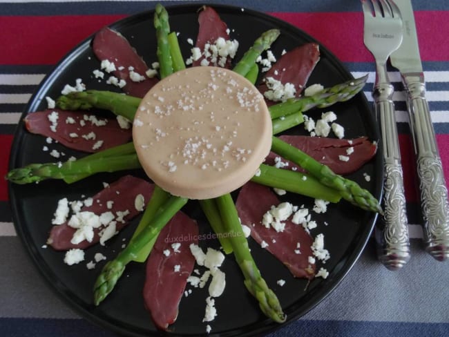 Asperges vertes au foie gras et magret de canard