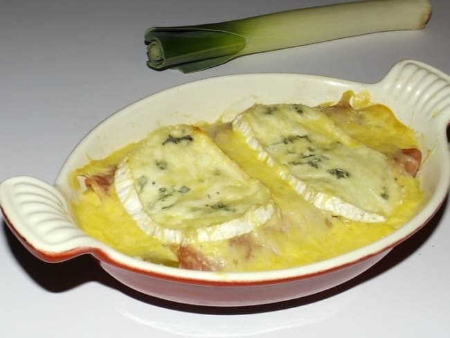 Poireaux au jambon gratinés au Bresse Bleu