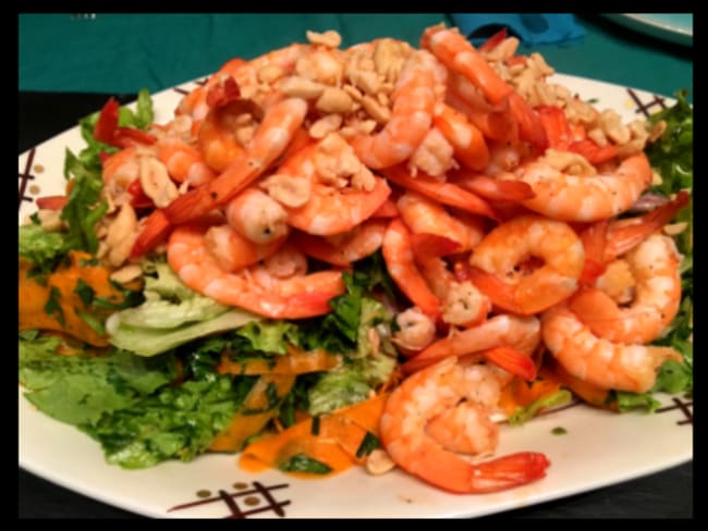 Salade Thaï aux crevettes et aux cacahuètes