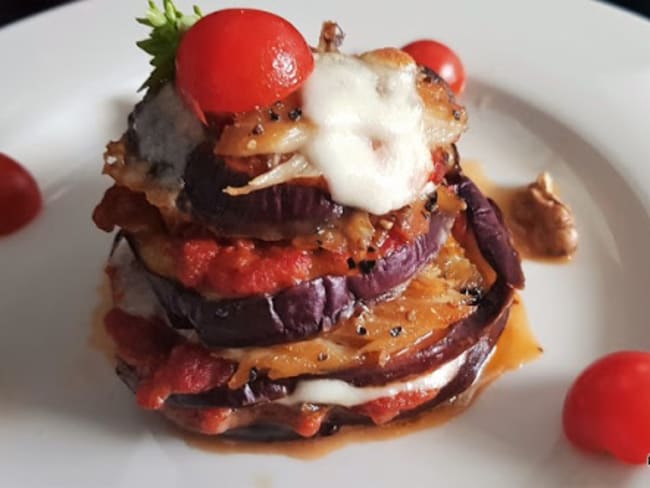 Mille feuille d'aubergine et maquereau fumé