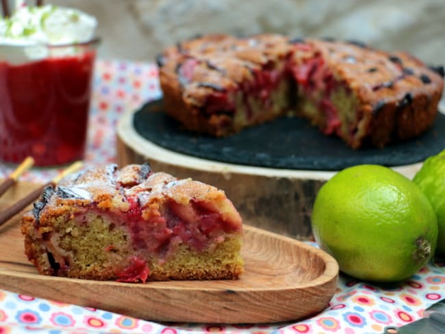 Gâteau moelleux à la fraise et citron vert